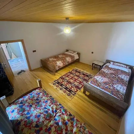 Tarihi Ahsap Villa Tire