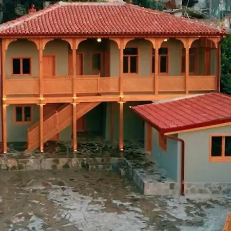 Tarihi Ahsap Villa Tire